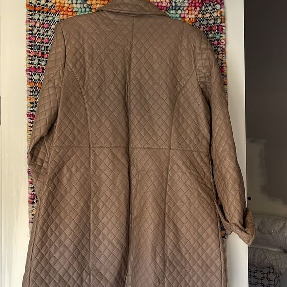 Faux quilted tan leather jackets - Picture 7 of 9